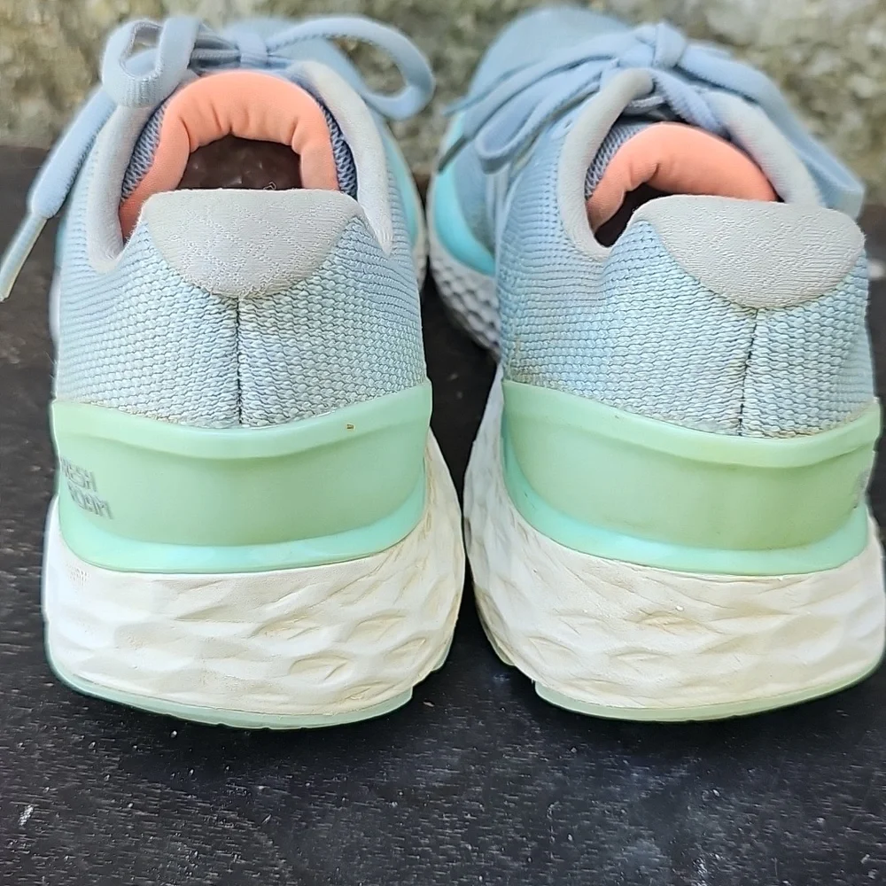 New Balance Women's Light Gray and Mint Athletic Shoes Sz 8 - Picture 5 of 10